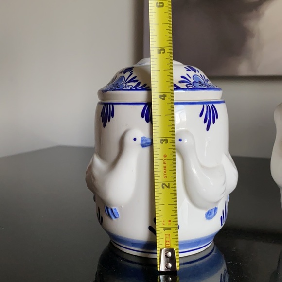 ❤️HOST PICKS❤️Vintage Delft 1984 blue/white Goose canisters - Picture 7 of 15